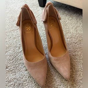 Vince Camuto Alexavia Suede Pump 7M